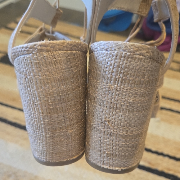 Dolce Vita Beige Strappy Raffia Block Heel Sandals, Lace Up, GUC, 8.5 - Picture 10 of 11